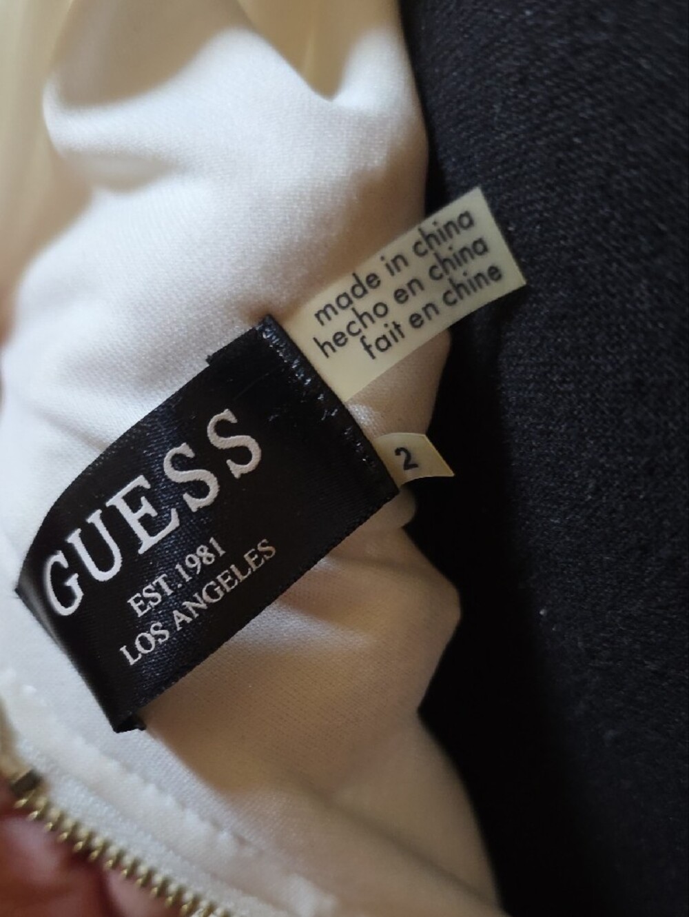 Guess 🎀 White Lace Scoop-Neck Bodycon Dress - Picture 6 of 6